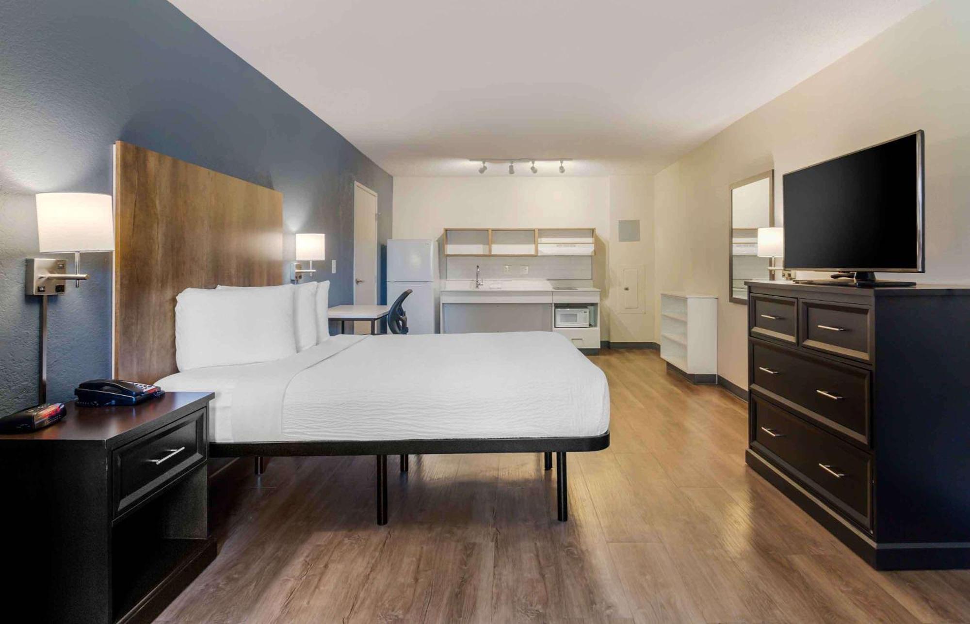 Extended America - Miami - Airport - Hotel 2*