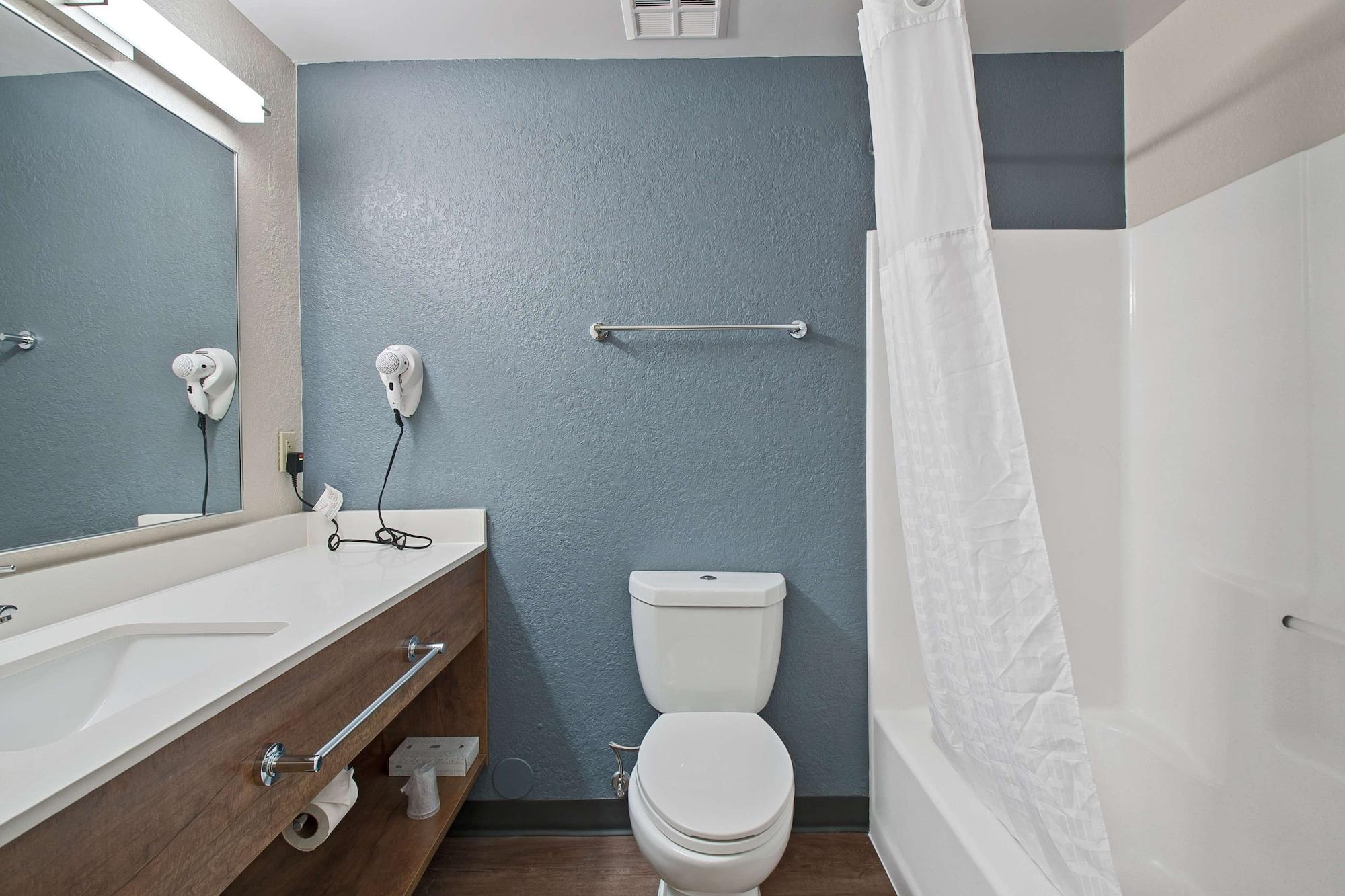 Extended America - Miami - Airport - Hotel 2*