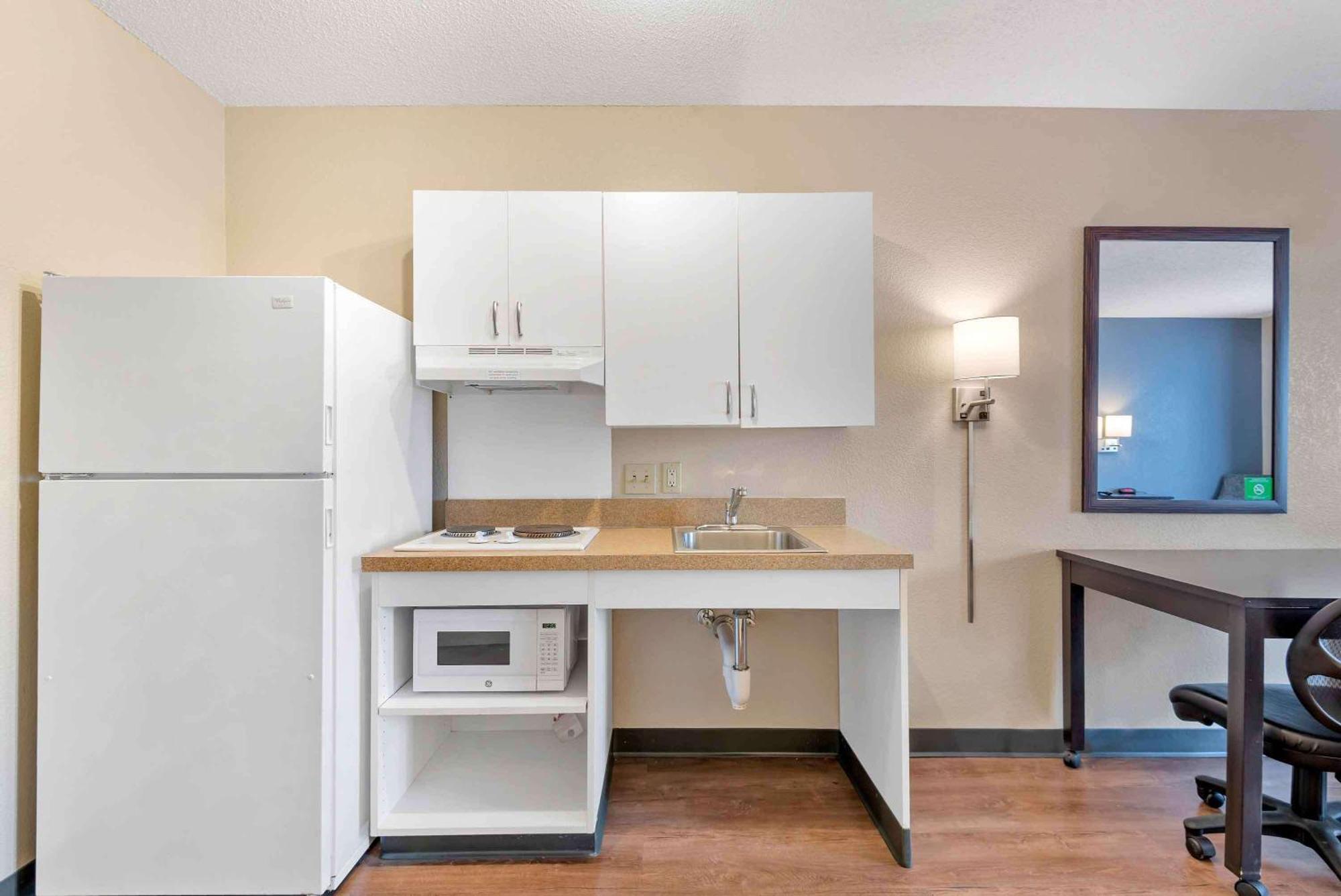 Extended America - Miami - Airport - Hotel 2*